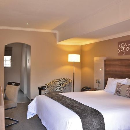 Birchwood Hotel And Or Tambo Conference Centre Boksburg Zimmer foto